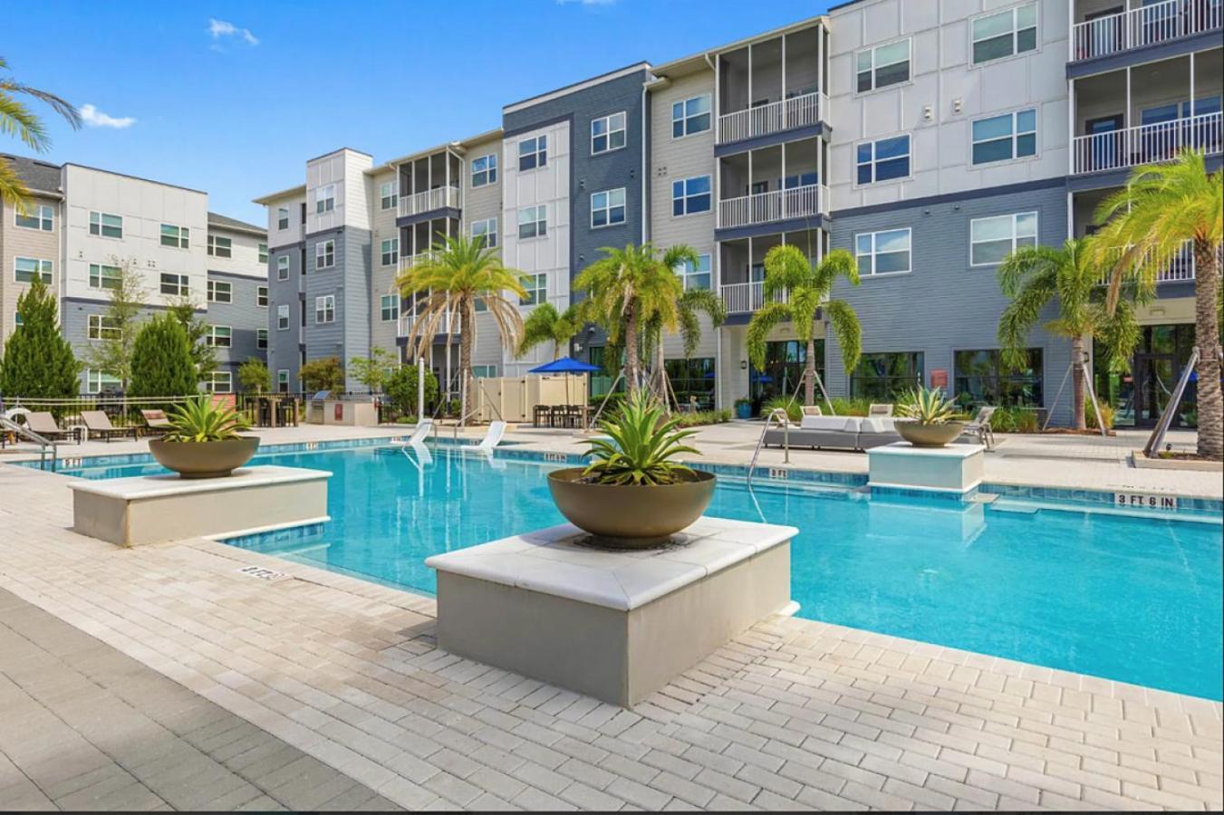 Landing At The Henry Luxury Apartments - 2 Bedrooms In Sanford Exterior photo